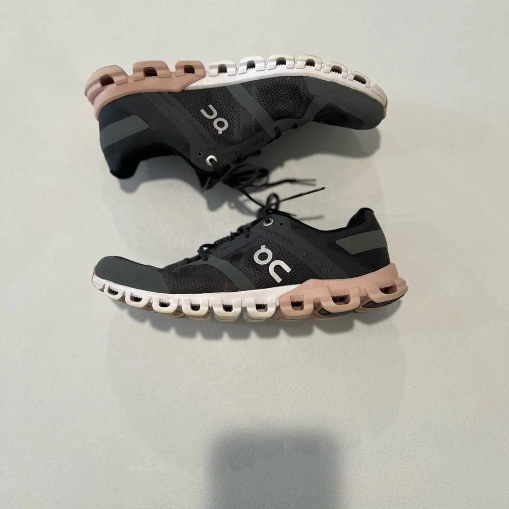 On Running Women's Gray and Pink Sneakers 7.5